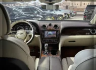 Bentley bentayga 6.0L 12cyl 2017 Silver 27000 MIL 280000AED 05